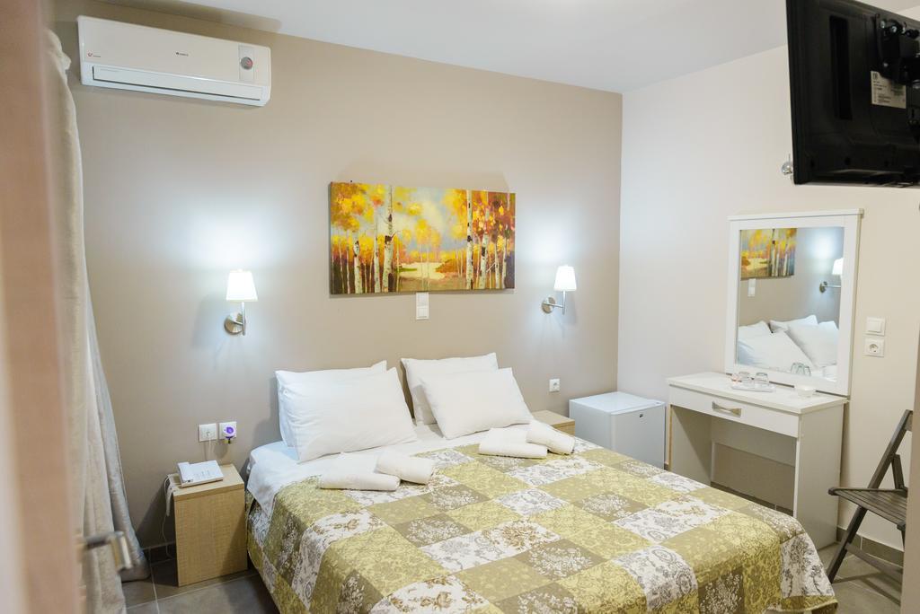 Lux Hotel Piraeus Exterior photo